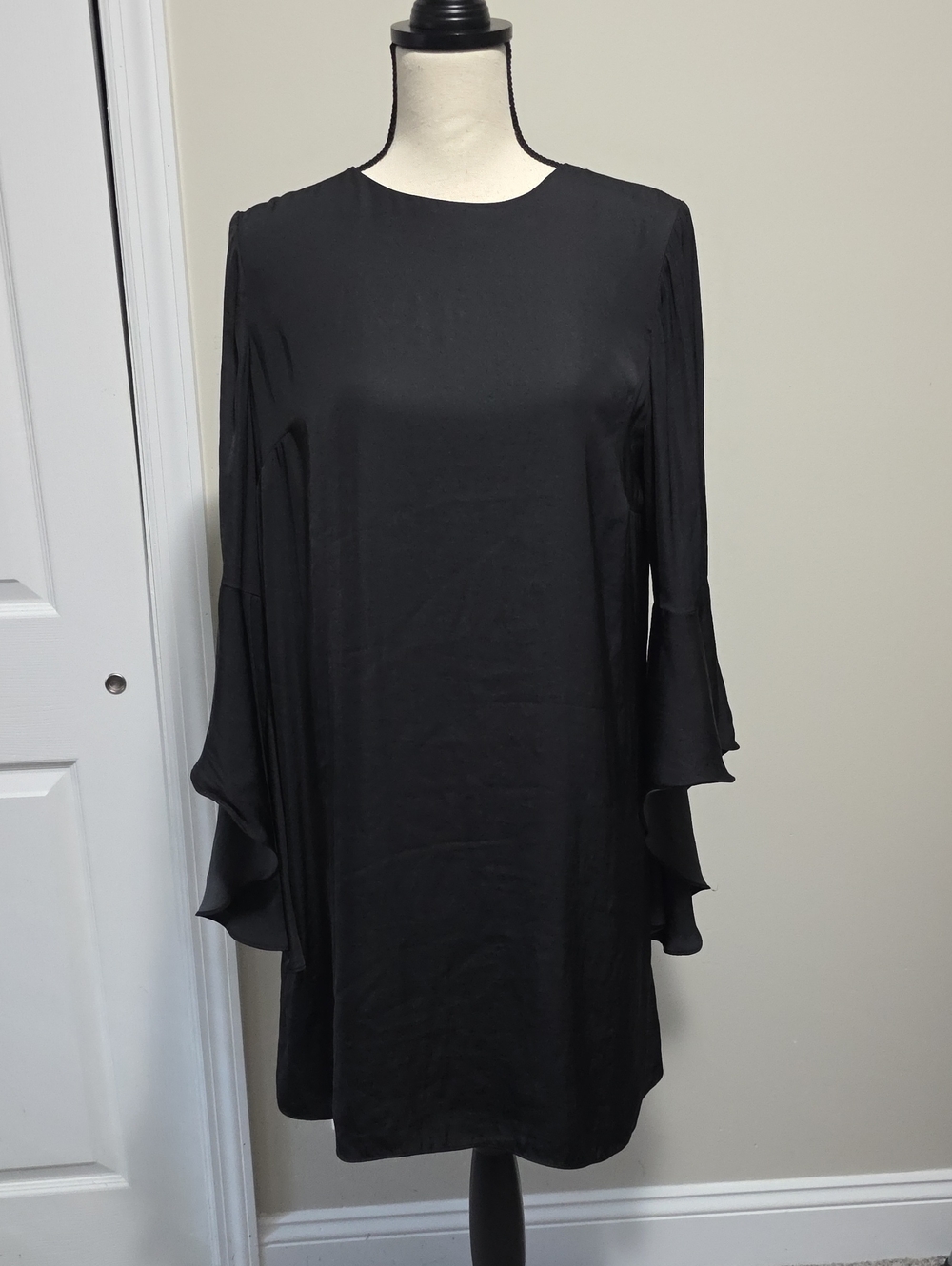 Who What Wear Fluttery Bell Sleeve Little Black Dress Medium